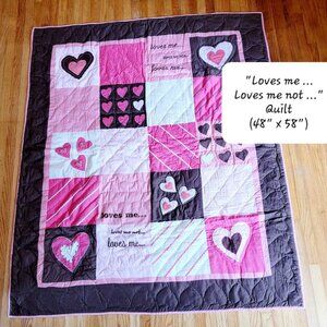 "... loves me ... loves me not ..." Quilt (48" x 58")